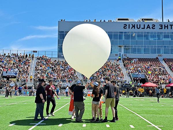 UHart CETA students launch eclipse balloon in Carbondale, IL